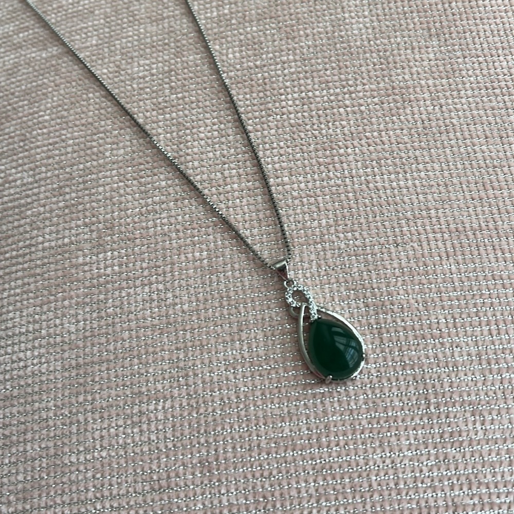 Silver and Green Peas Shape Teardrop Necklace